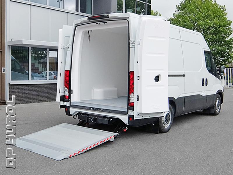 IVECO Daily изотермический фургон с лифтом
