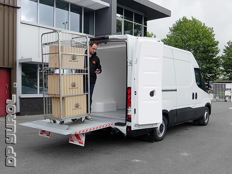 Фургон-рефрижератор с гидролифтом