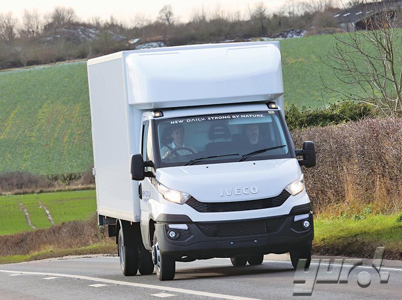 Автомобиль с промтоварной будкой IVECO Daily