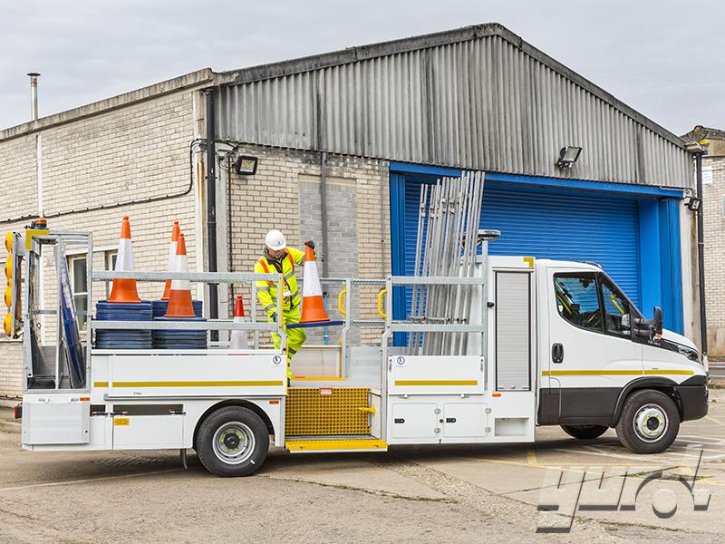 Специальный автомобиль для дорожных работ IVECO Daily