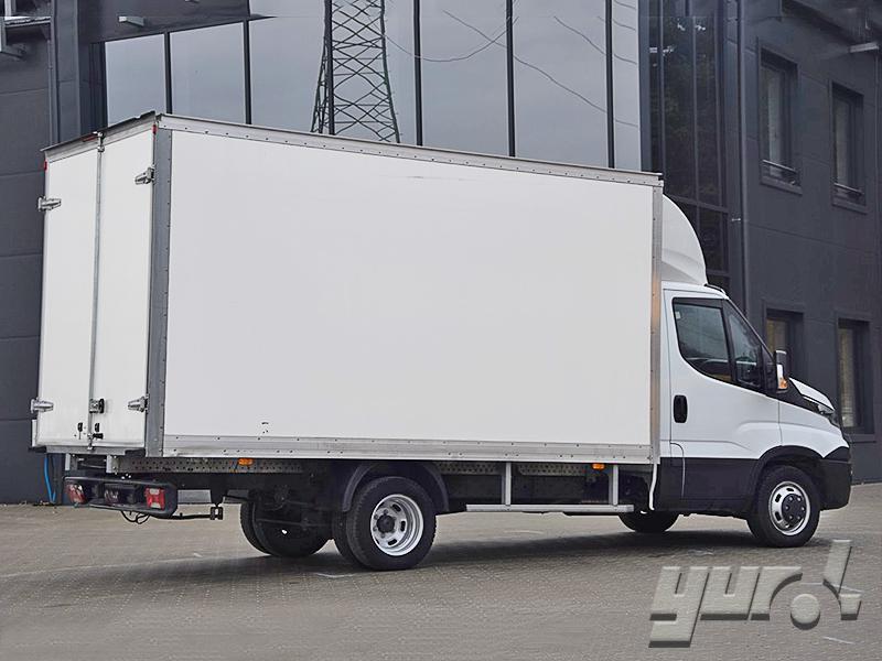Промтоварный автомобиль IVECO Daily